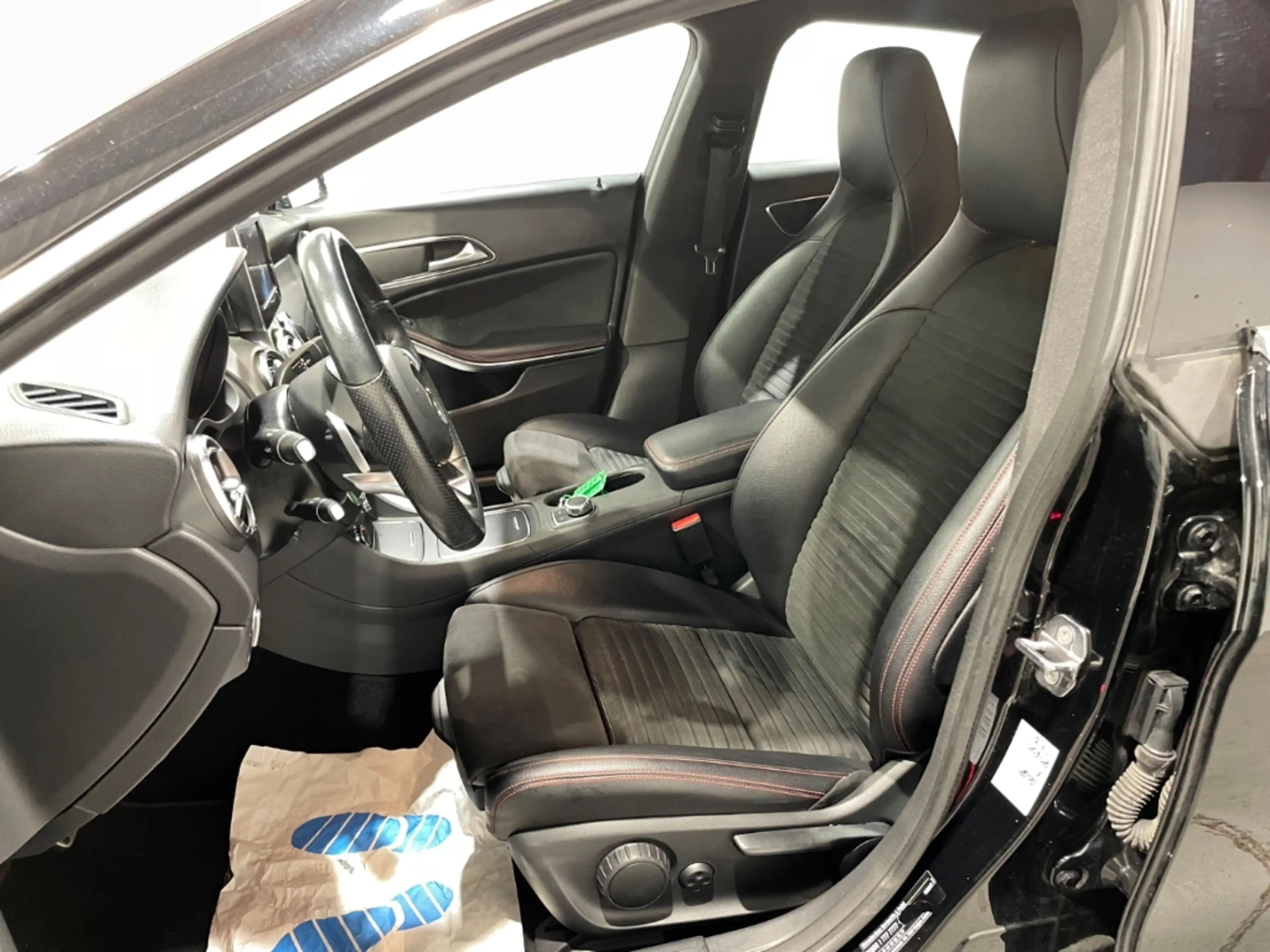 Mercedes-Benz CLA 220 d AMG-Line Automatik EU6 Leder — photo 6