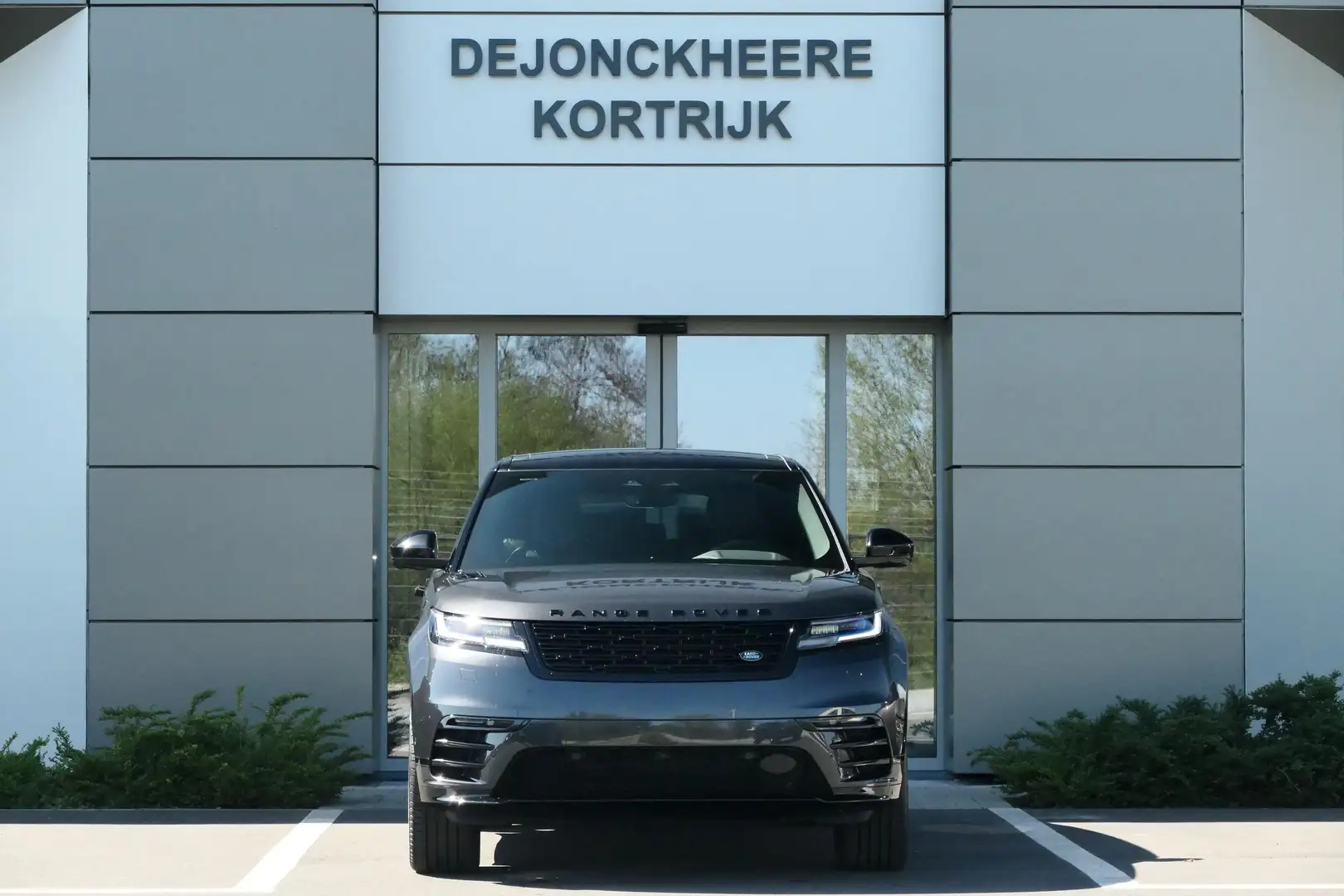 Land Rover Range Rover Velar P400e Dynamic SE AWD Auto. 26M Grijs - 2
