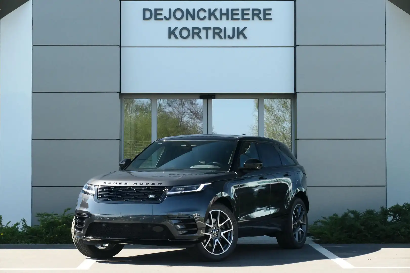 Land Rover Range Rover Velar P400e Dynamic SE AWD Auto. 26M Grijs - 1