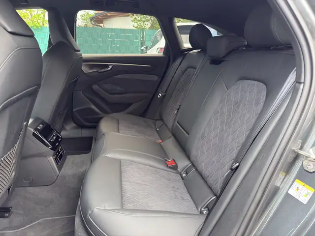 Audi A6 e-hybrid quattro 270 kW Ansicht 12