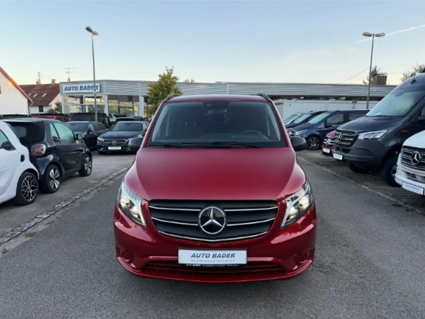Mercedes-Benz Vito 124 CDI 4x4 lang Tourer Pro Edition Panorama Rood - 2