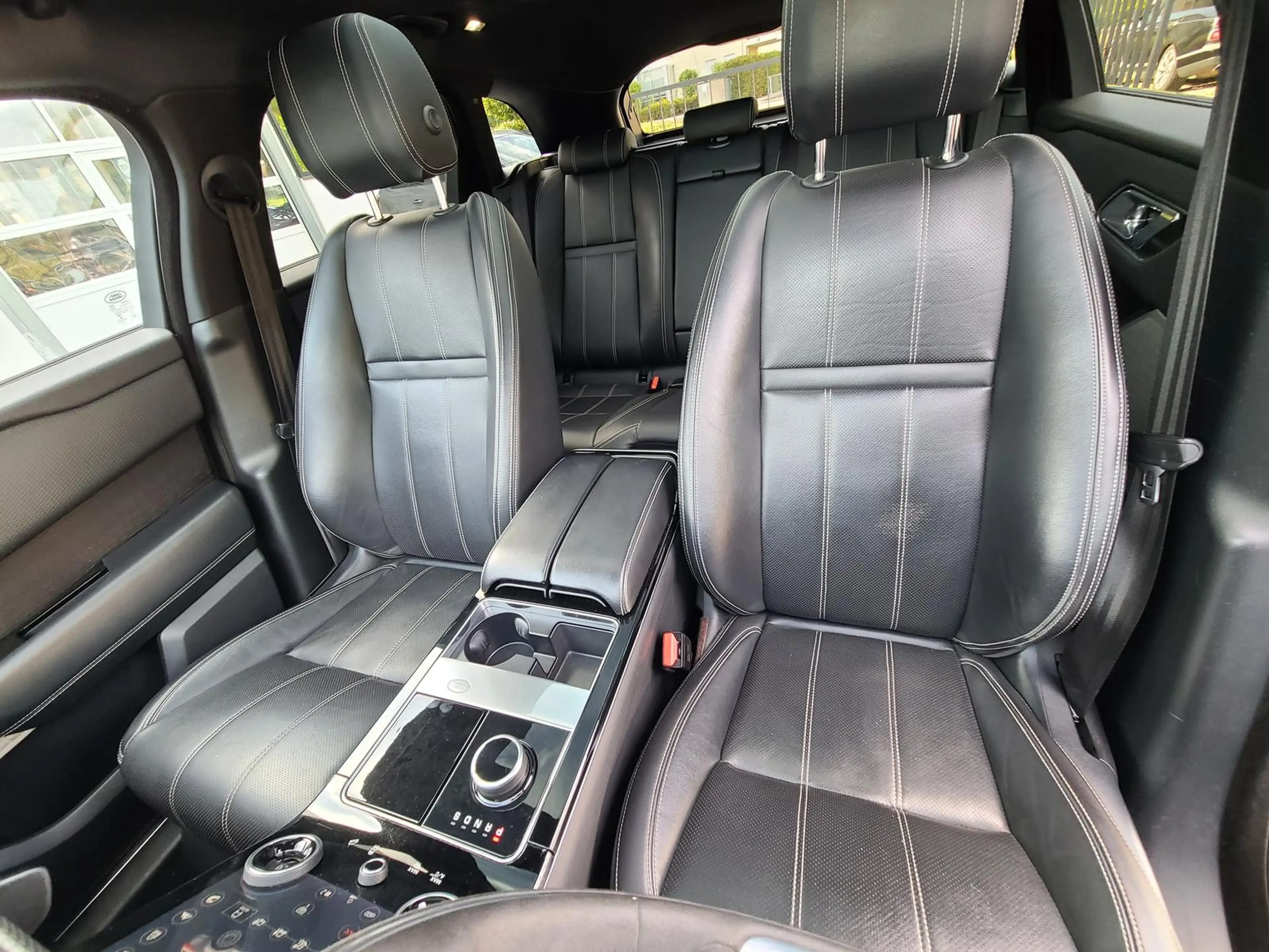 Land Rover Range Rover Velar Velar R-Dynamic SE StHeiz HeadUp Luft Pano — photo 15