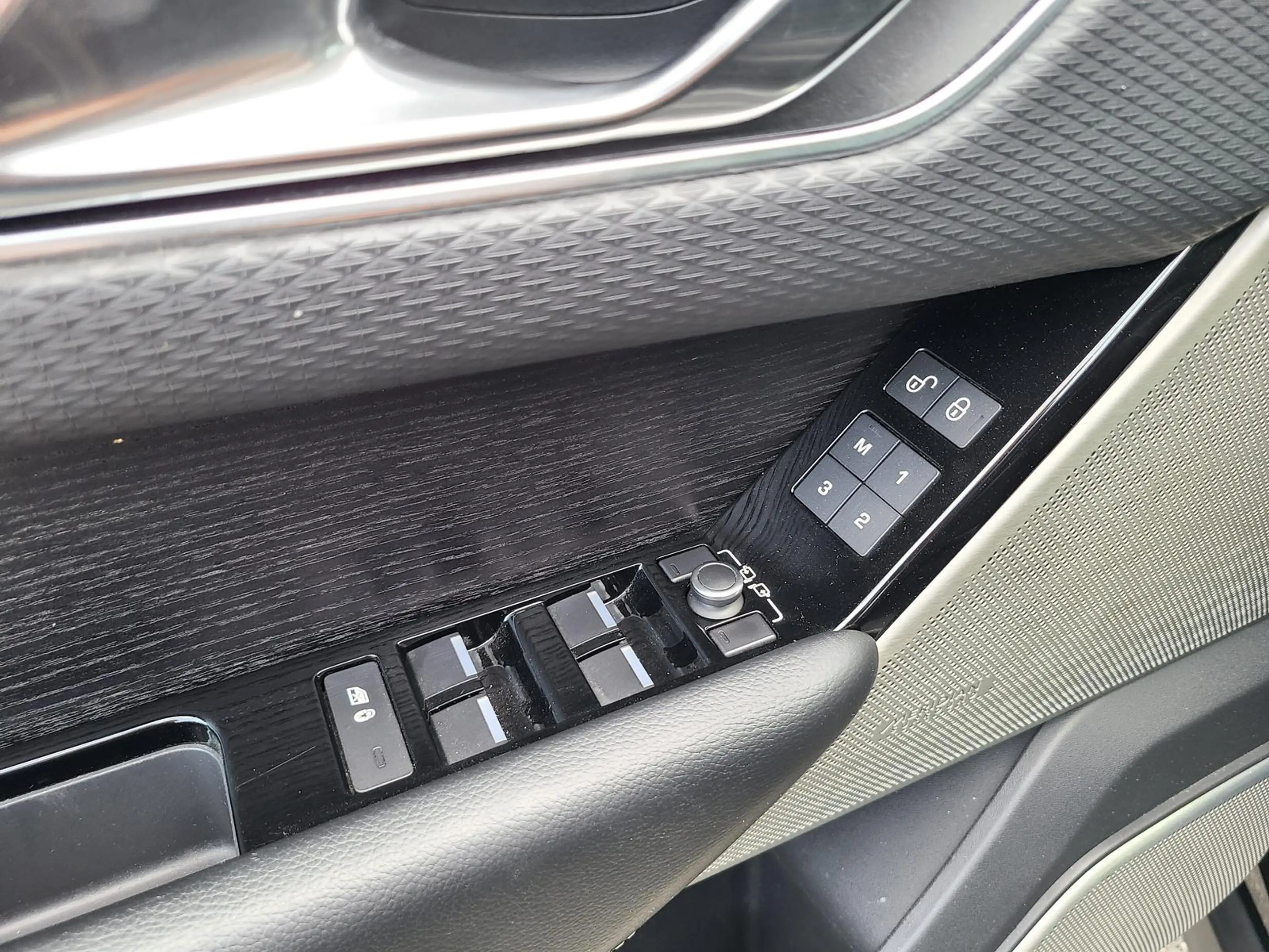Land Rover Range Rover Velar Velar R-Dynamic SE StHeiz HeadUp Luft Pano — photo 13