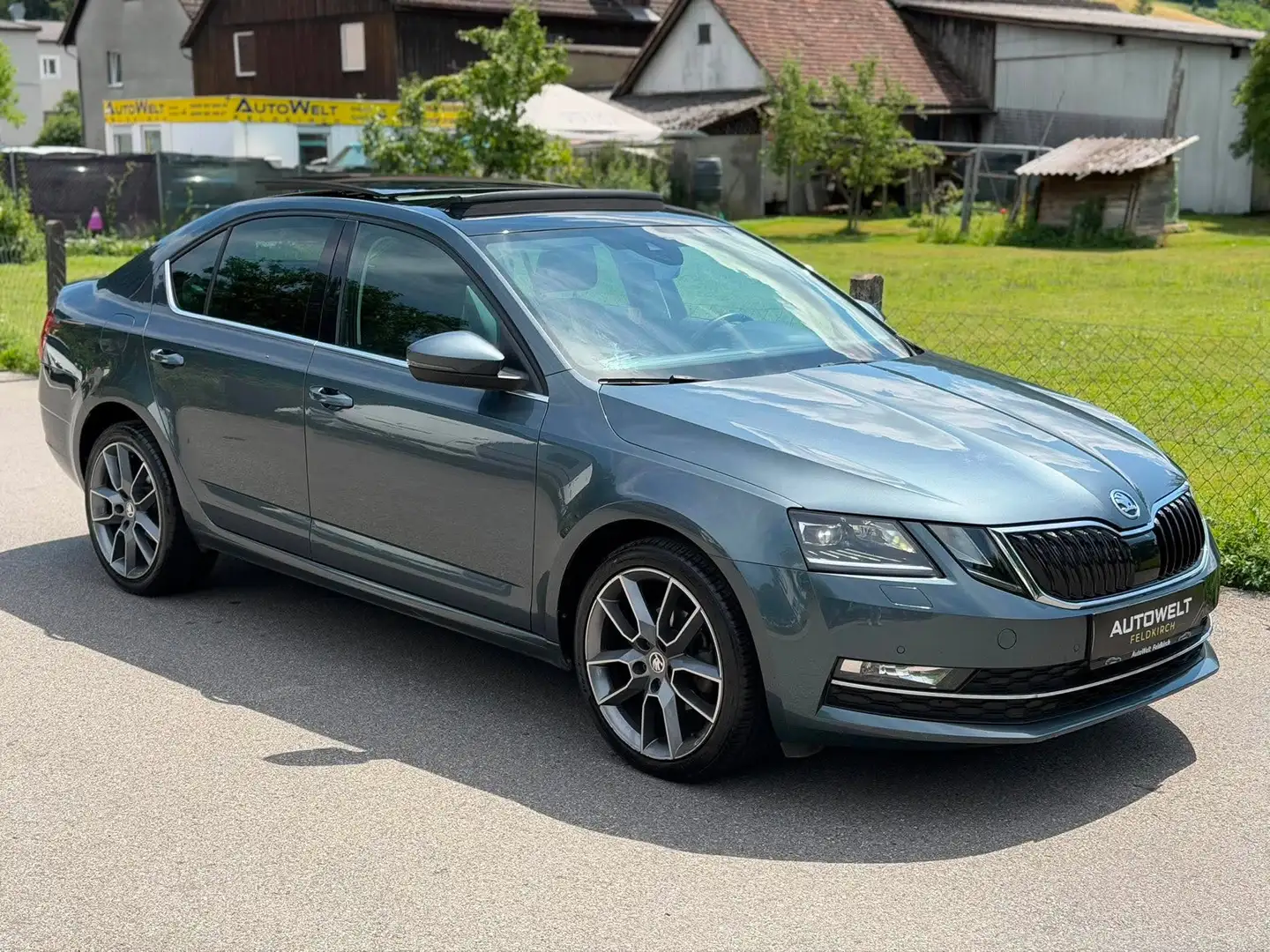 Skoda Octavia Style DSG AUT. *ERSTBESITZ *SCHIEBEDACH *18 ZOLL Grau - 2