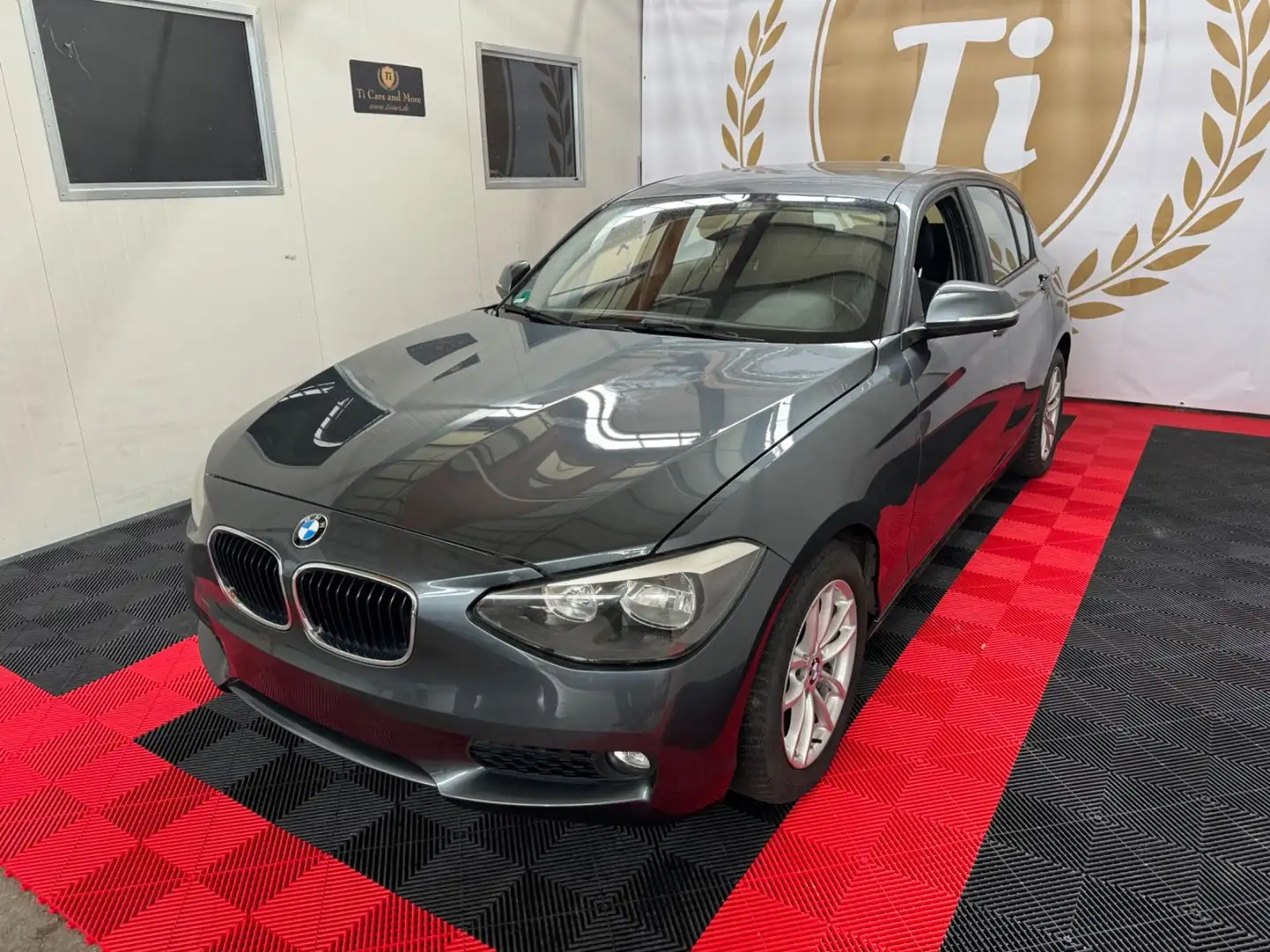 BMW 116 *Baureihe*Lim.*5-trg.*116i*KLIMA*STZGH*TÜV-NEU* Gri - 2