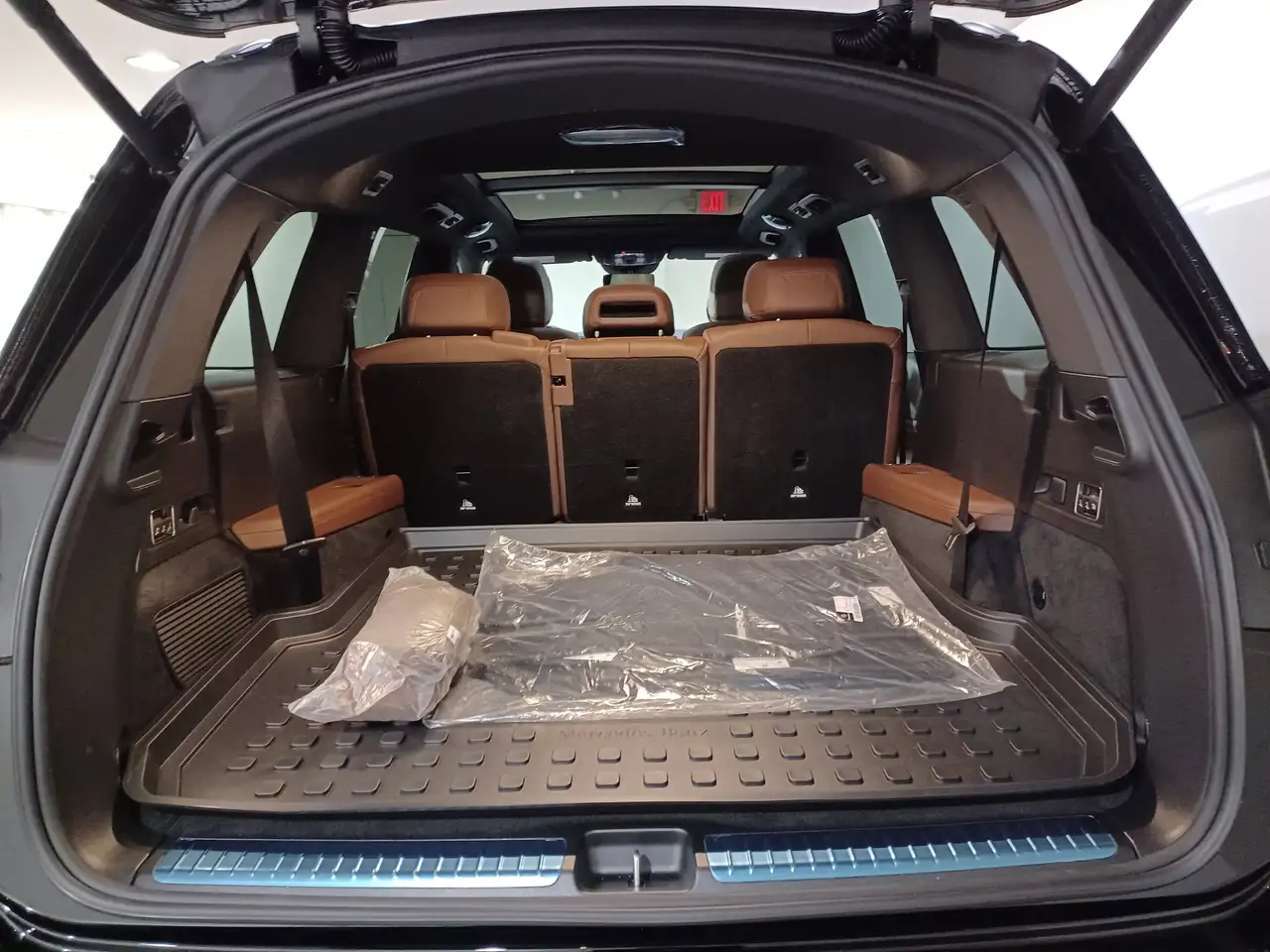 Mercedes-Benz GLS снимка Mercedes-Benz GLS