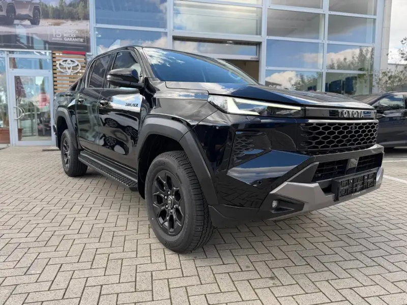 TOYOTA Hilux