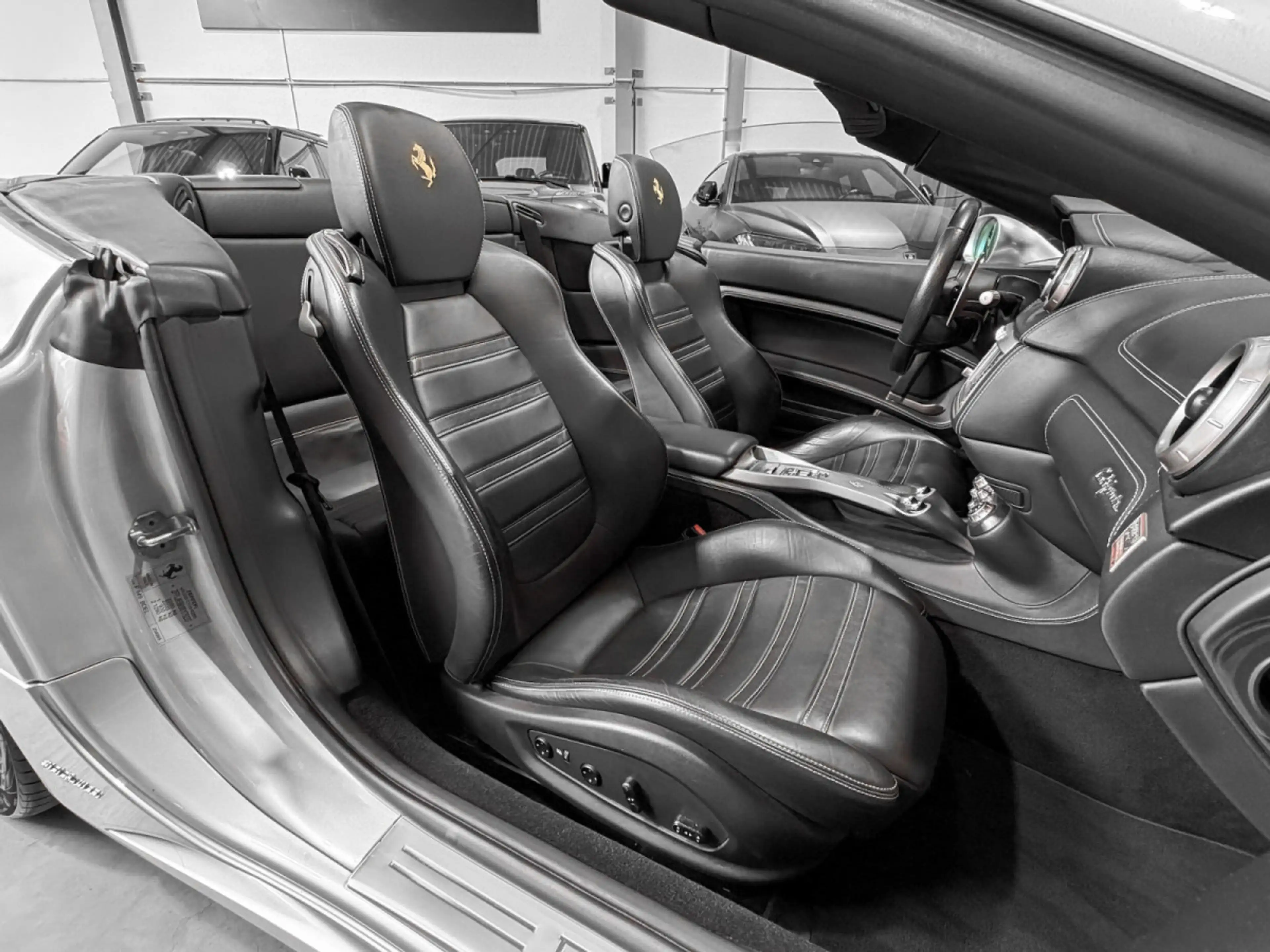 Ferrari California 4.3 V8/20'/FULL SERVICE FERRARI/EXCLUSIVE — photo 11