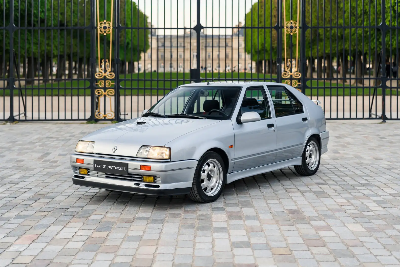 Renault R 19 1.8 16V - only 18 300 kms, exceptional condition Gri - 1