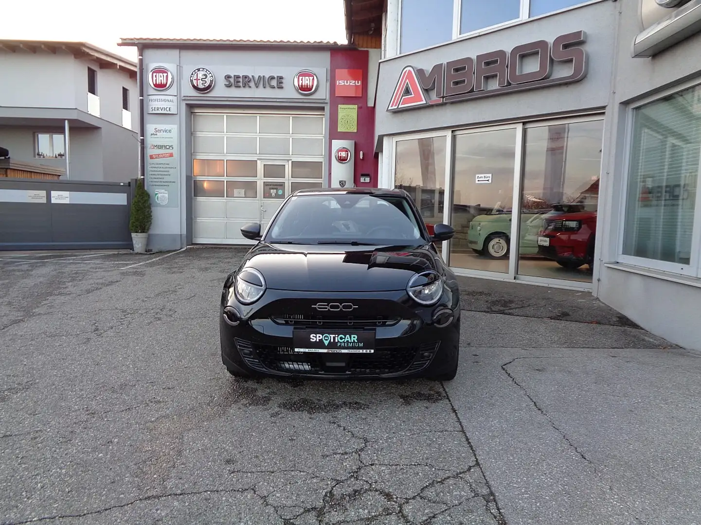 Fiat 600 Hybrid 100 6-Gang eDCT Mildhybrid Automatik Benzin Schwarz - 2