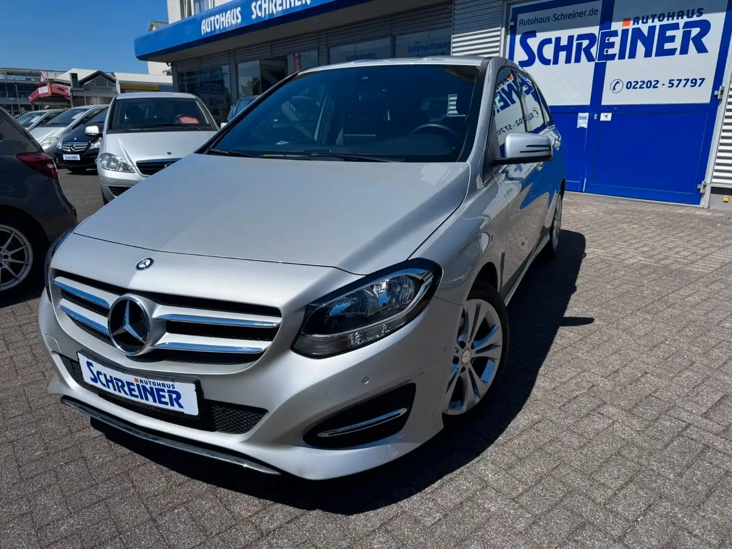 Mercedes-Benz B 200 Automatik Navi 1.Hand Urban-Business Argent - 1