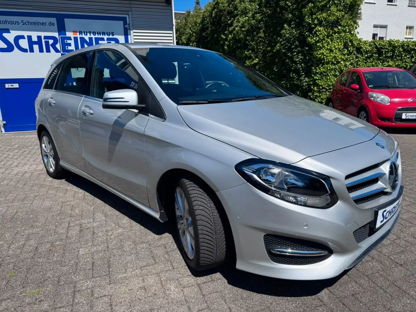Mercedes-Benz B 200 Automatik Navi 1.Hand Urban-Business Argent - 2