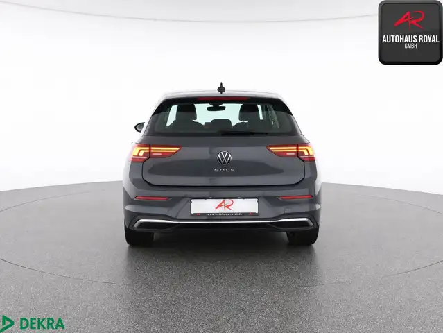 Volkswagen Golf view 4