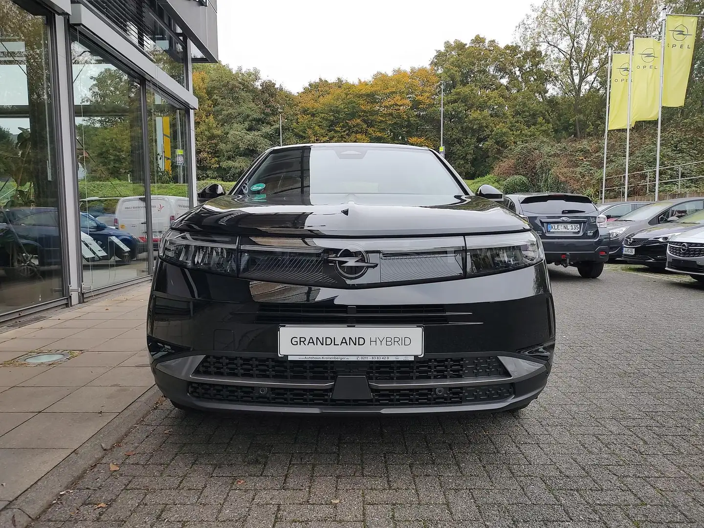 Opel Grandland 1.2 Edition Automatik RKamera SHZ Navi Schwarz - 2