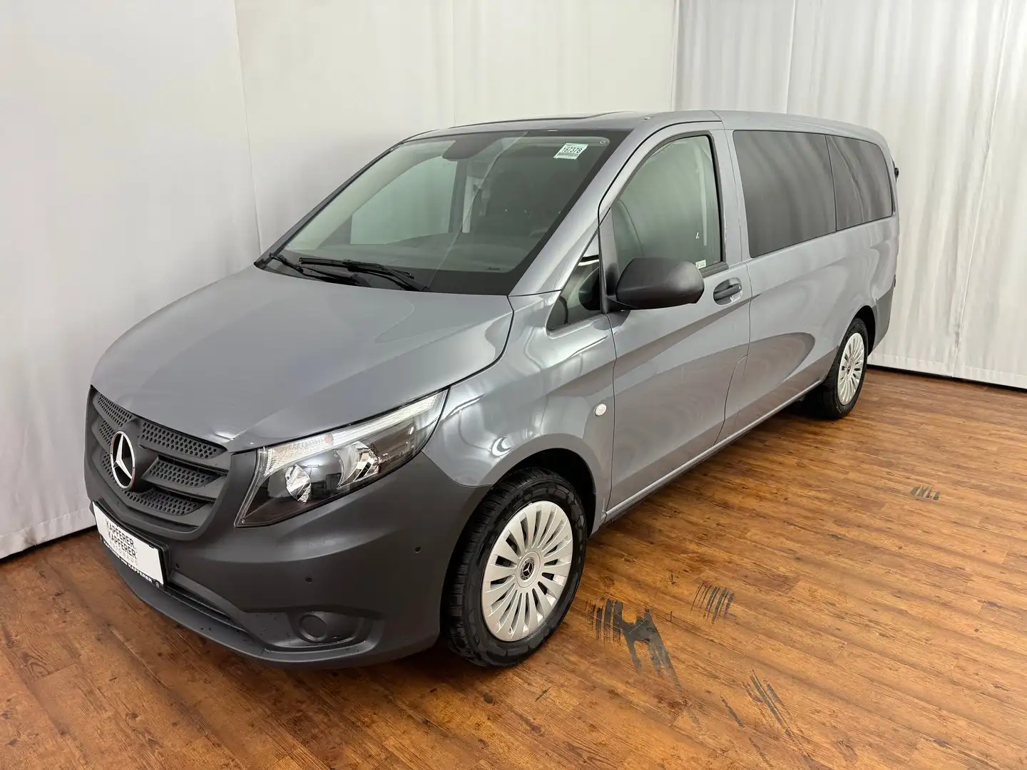 Mercedes-Benz Vito Tourer 114/116/119/124 CDI Pro 4x4 Grau - 2