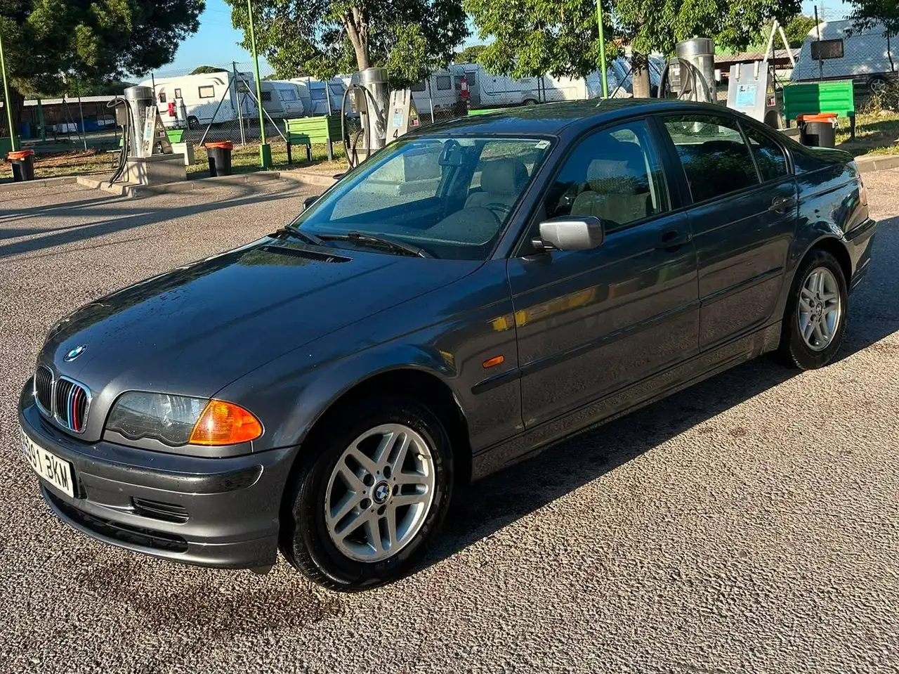 BMW 320d, foto 1
