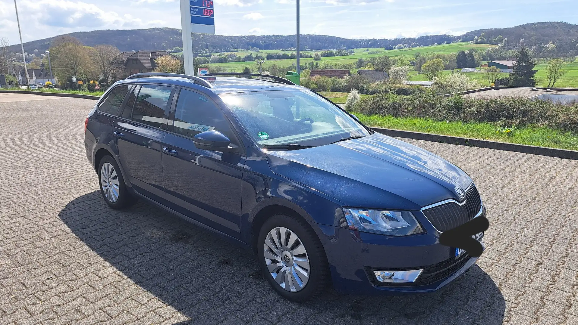 Skoda Octavia Combi 1.6 TDI /Panorama Blau - 1