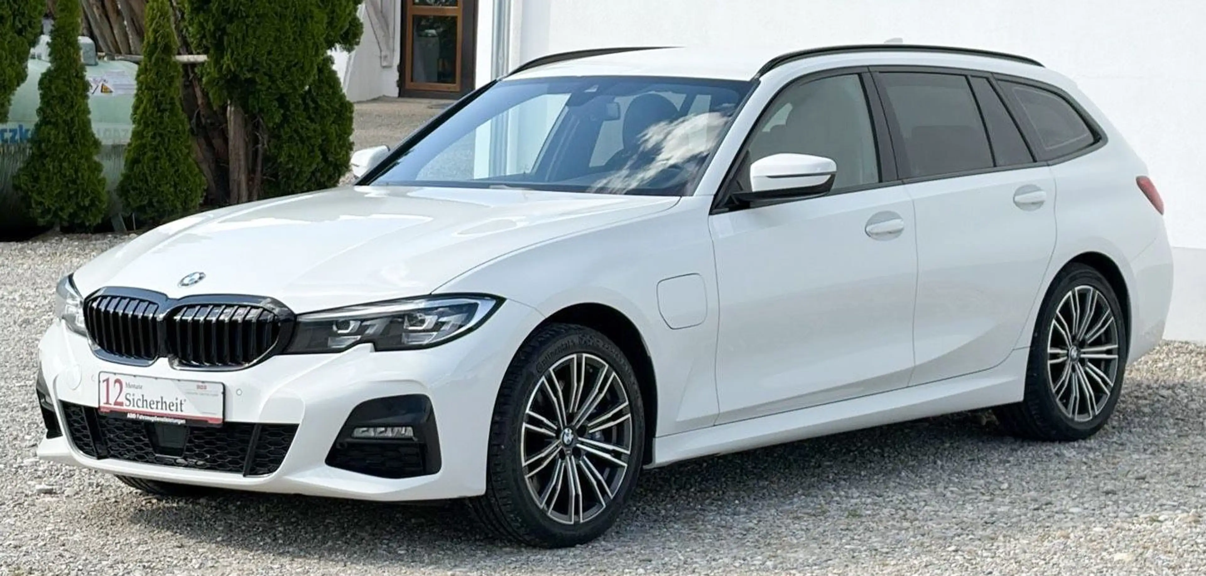 BMW 330 e xDrive M Sport,ACC,AHK,Harman,95%Zertifikat — photo 3