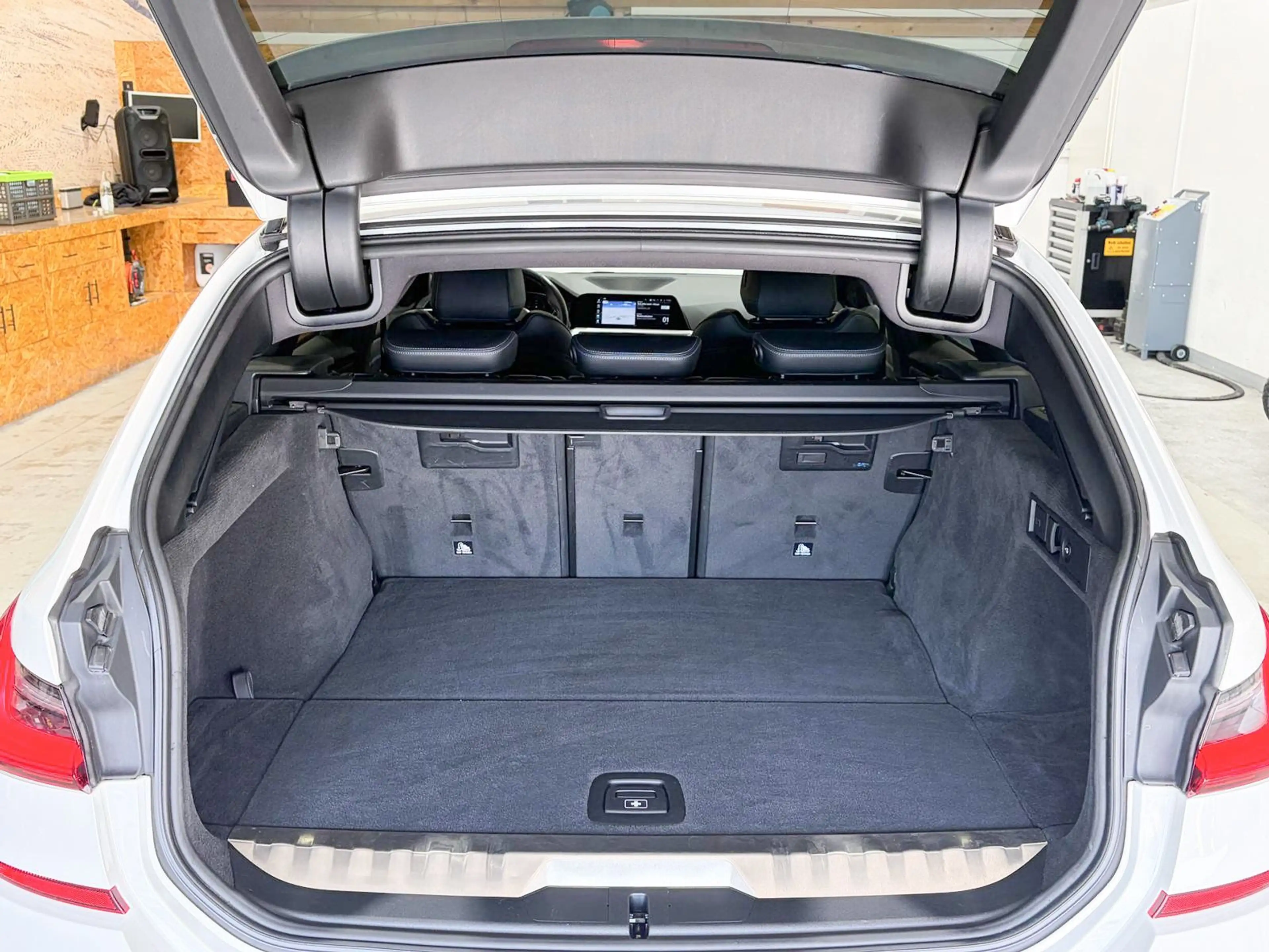 BMW 330 e xDrive M Sport,ACC,AHK,Harman,95%Zertifikat — photo 9
