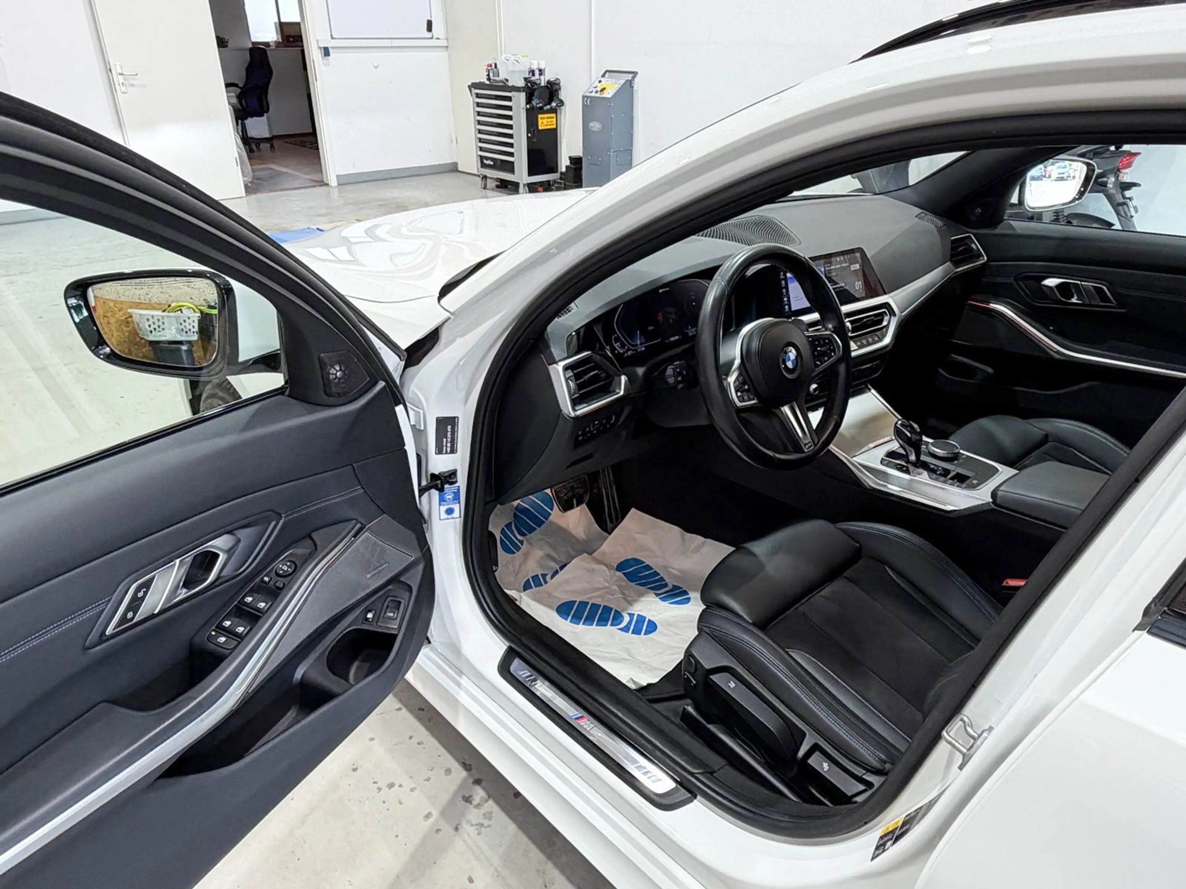 BMW 330 e xDrive M Sport,ACC,AHK,Harman,95%Zertifikat — photo 14