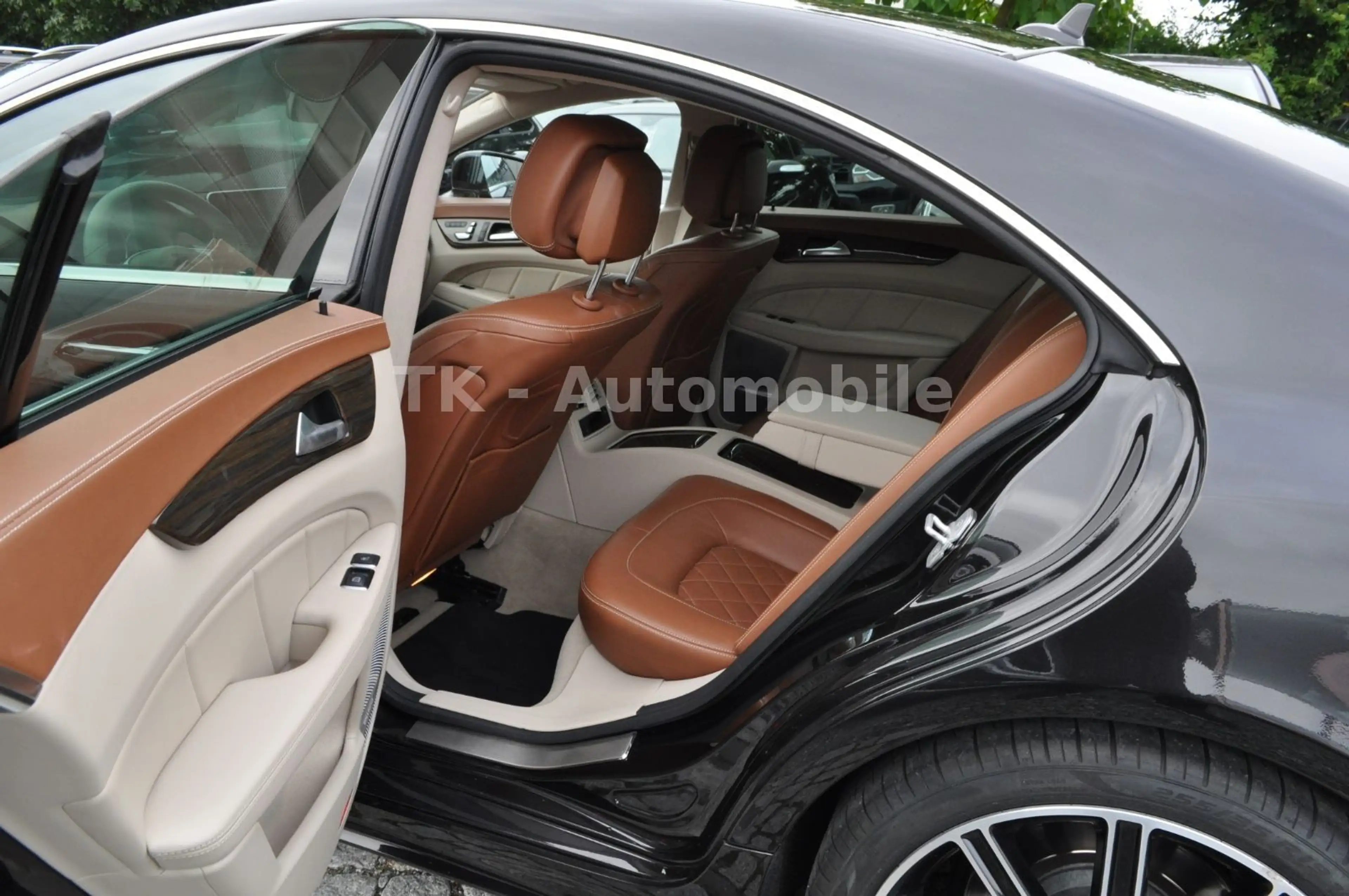 Mercedes-Benz CLS 500 Mercedes-Benz CLS 500 4Matic/B&O/S-HEFT/360° — photo 8