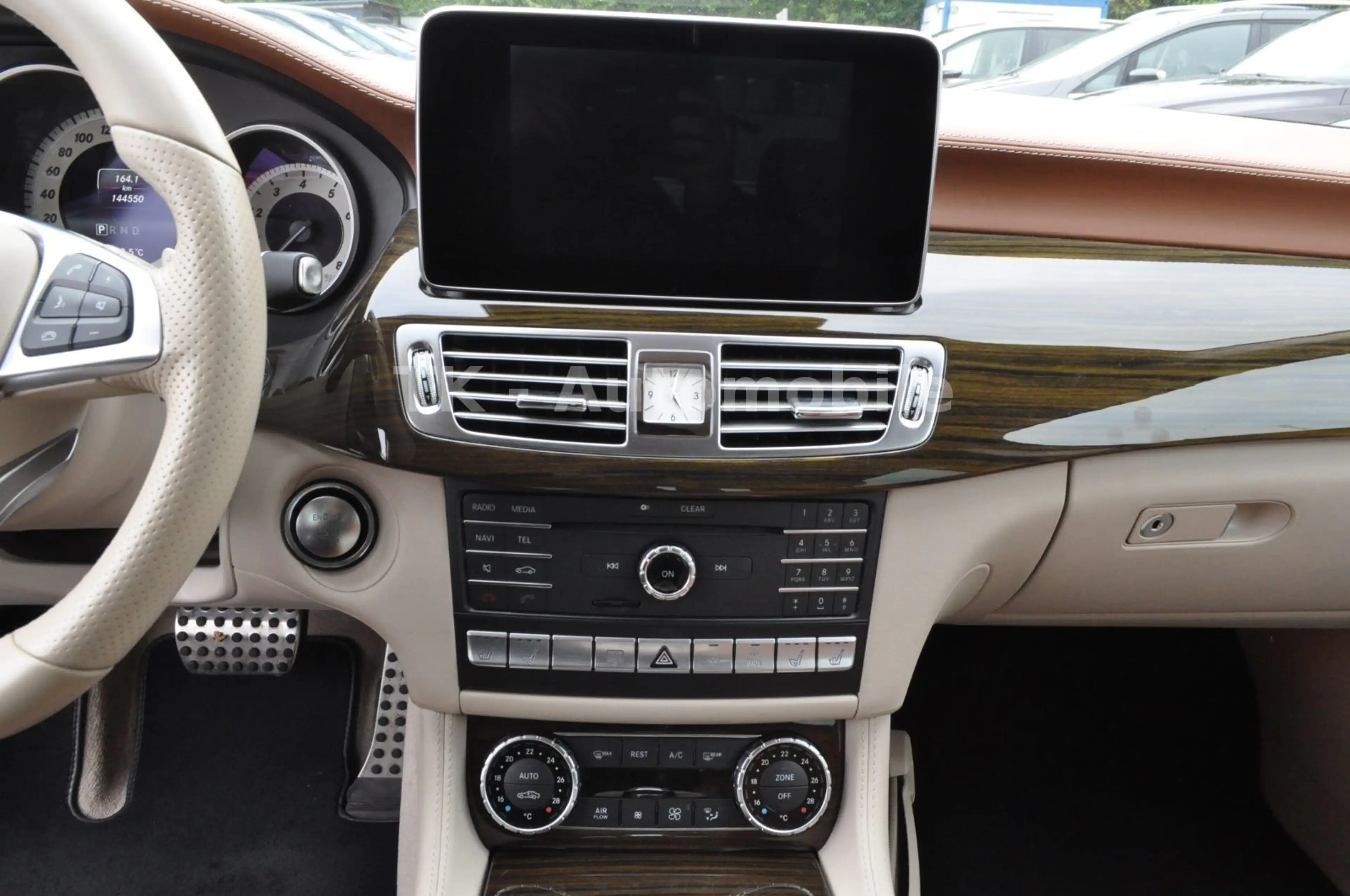 Mercedes-Benz CLS 500 Mercedes-Benz CLS 500 4Matic/B&O/S-HEFT/360° — photo 14