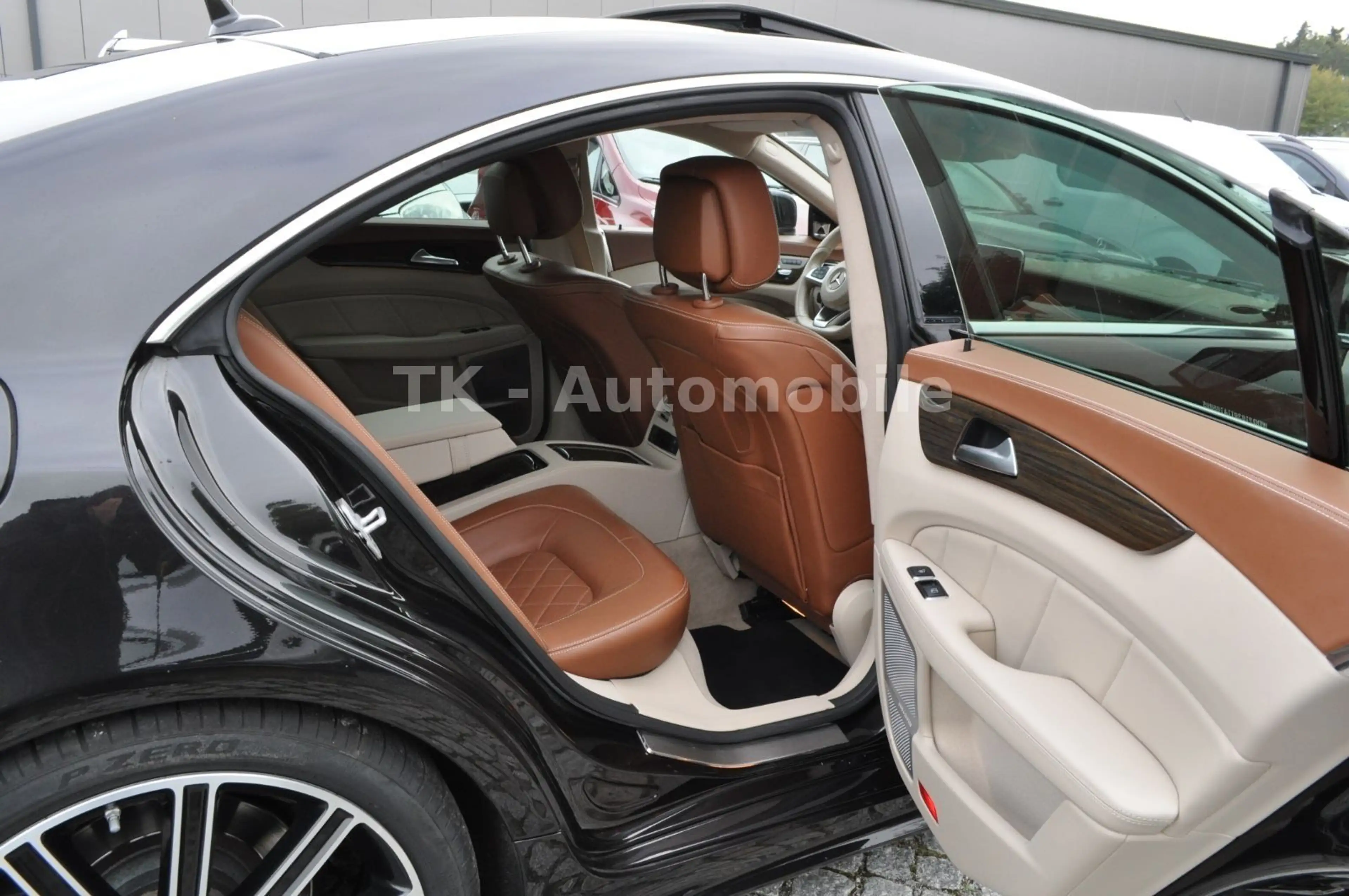 Mercedes-Benz CLS 500 Mercedes-Benz CLS 500 4Matic/B&O/S-HEFT/360° — photo 10