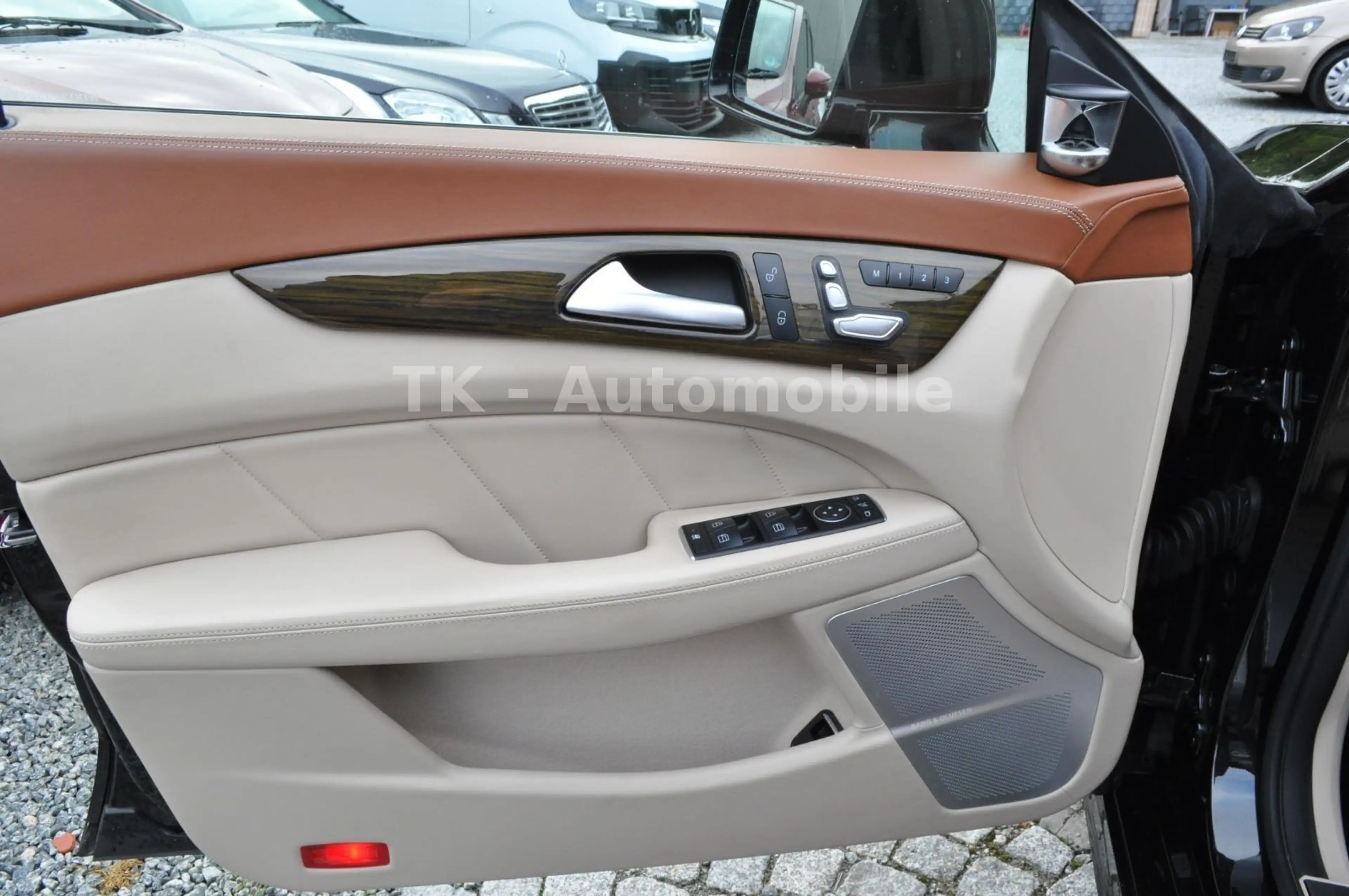 Mercedes-Benz CLS 500 Mercedes-Benz CLS 500 4Matic/B&O/S-HEFT/360° — photo 13