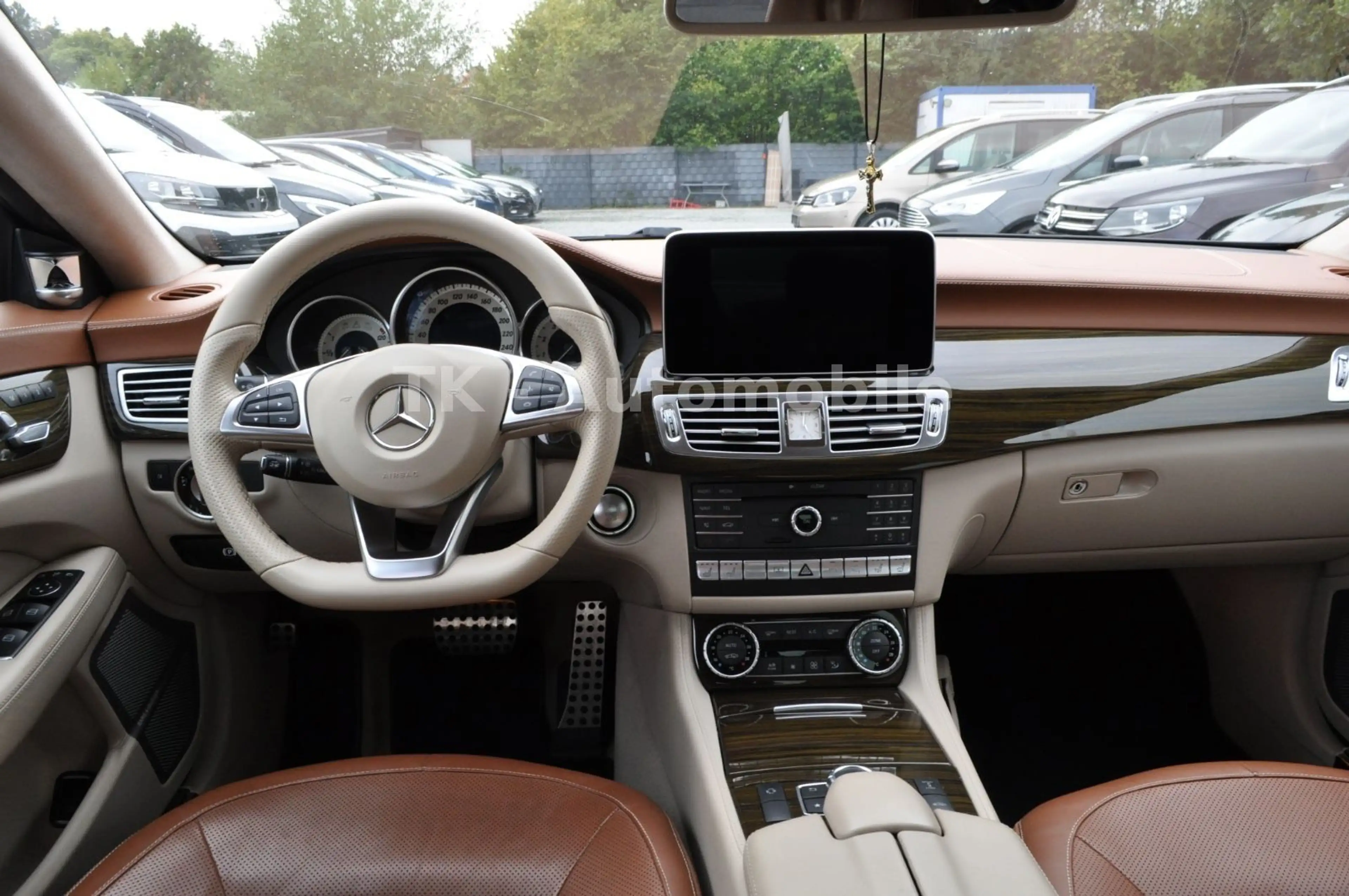 Mercedes-Benz CLS 500 Mercedes-Benz CLS 500 4Matic/B&O/S-HEFT/360° — photo 12