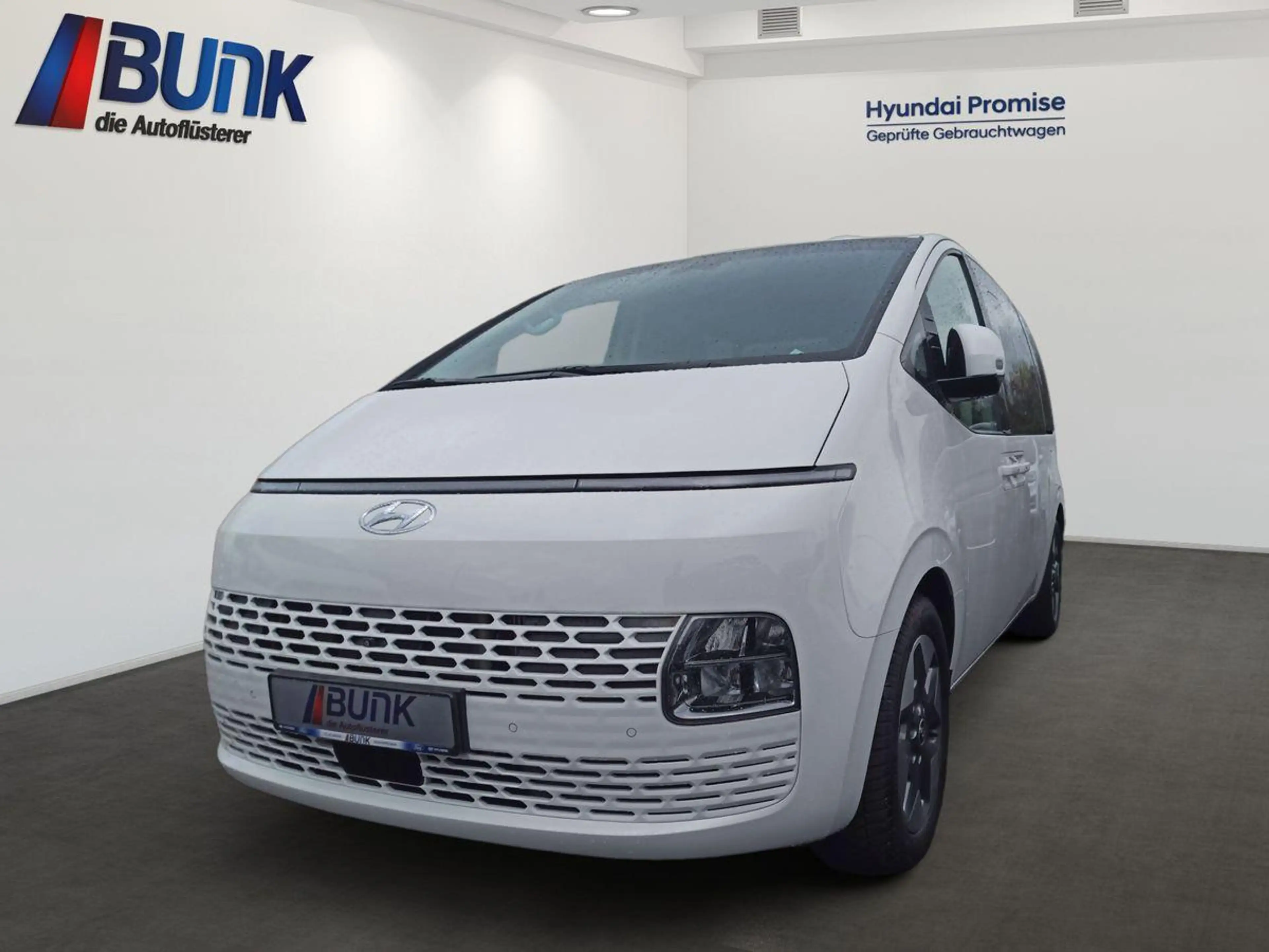 Hyundai STARIA Prime 2.2L /Shuttle-Paket / 9-Sitzer /LED