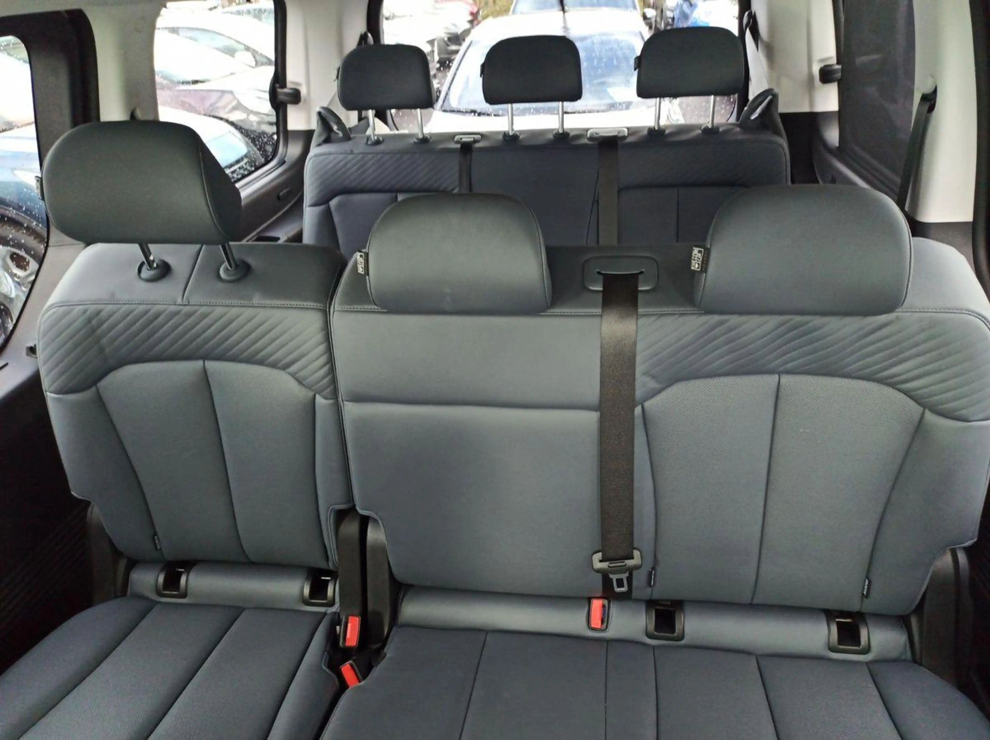 Hyundai STARIA Prime 2.2L /Shuttle-Paket / 9-Sitzer /LED — photo 10