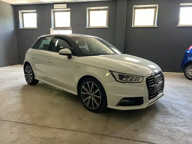 Audi A1 view 3