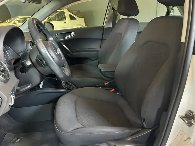 Audi A1 view 8