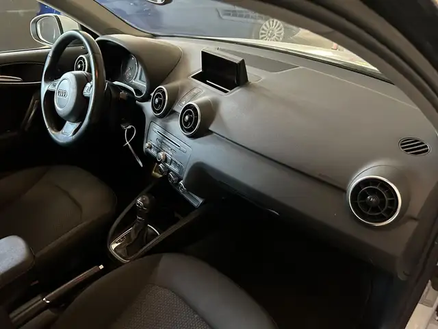 Audi A1 view 11
