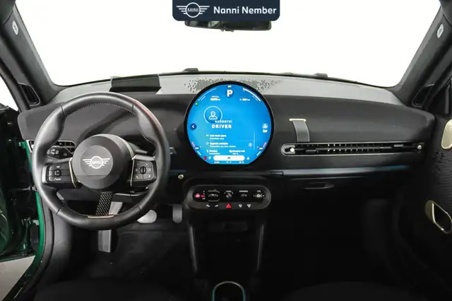 Mini Hatch view 11