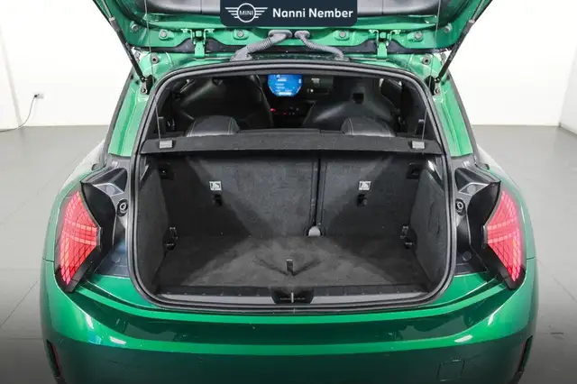 Mini Hatch view 23