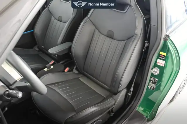 Mini Hatch view 14