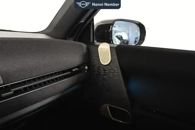 Mini Hatch view 21