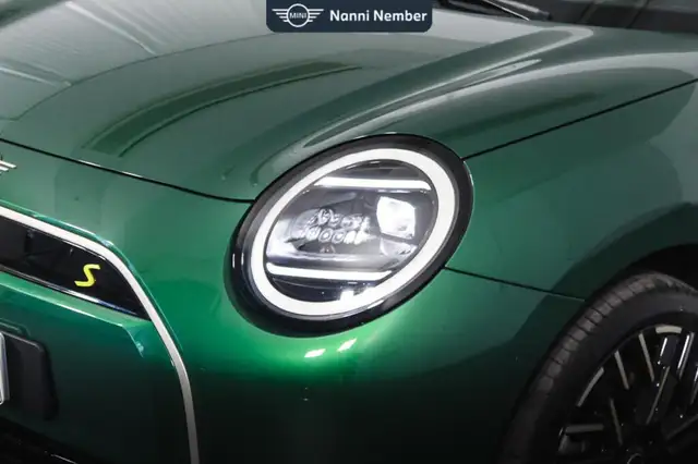 Mini Hatch view 5