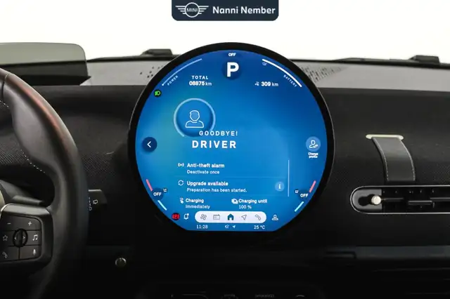 Mini Hatch view 12