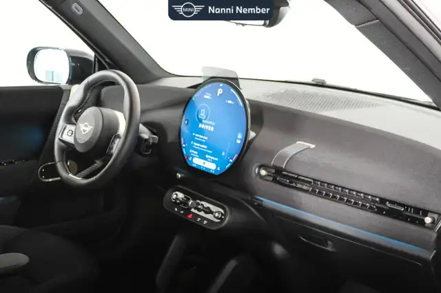 Mini Hatch view 8