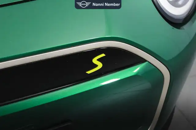 Mini Hatch view 22