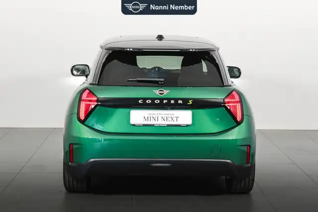 Mini Hatch view 4