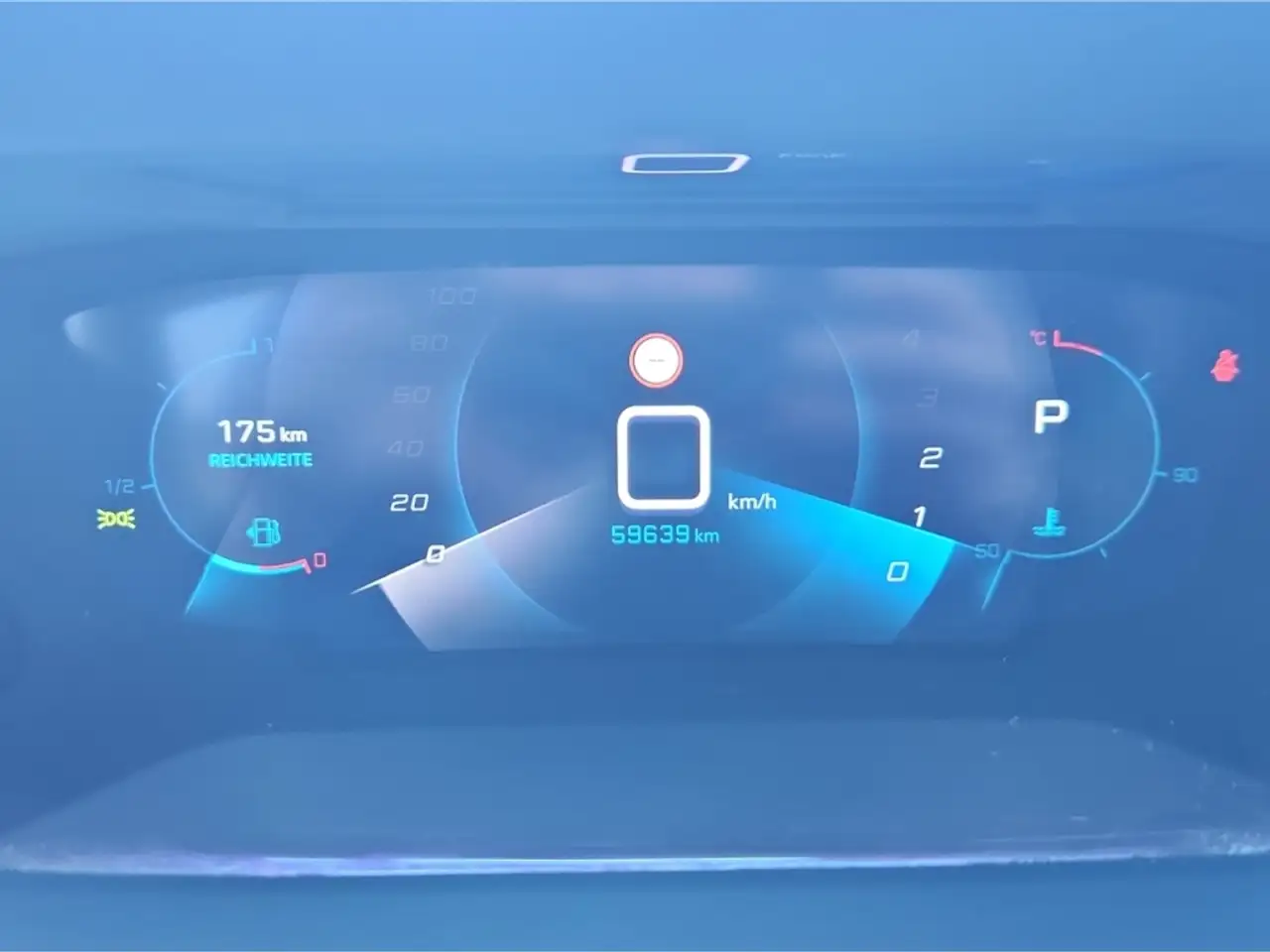 Peugeot 2008 PT Allure 130 HDi SHZ Kamera Navi LED CarPlay Kli 15