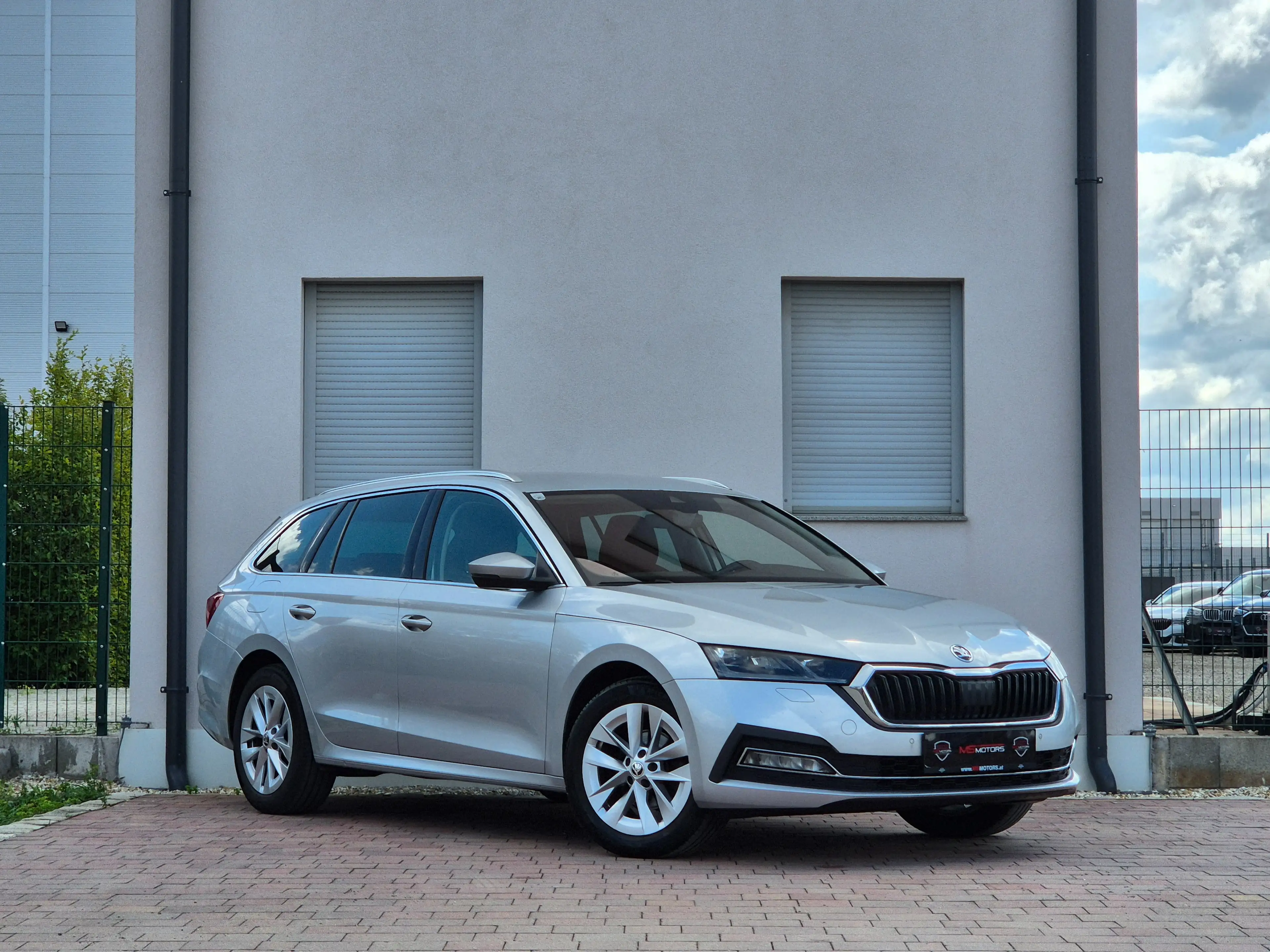 Skoda Octavia Combi 2,0 TDI Style DSG*ACC*RFK*KEYLESS*KREDIT