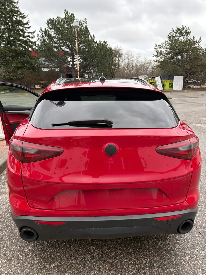 Alfa Romeo Stelvio снимка Alfa Romeo Stelvio