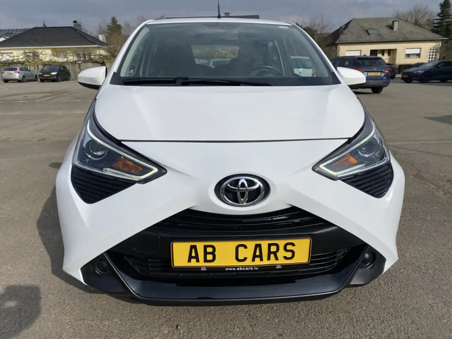 Toyota Aygo 1.0 I-VVTi X-Play Blanc - 2