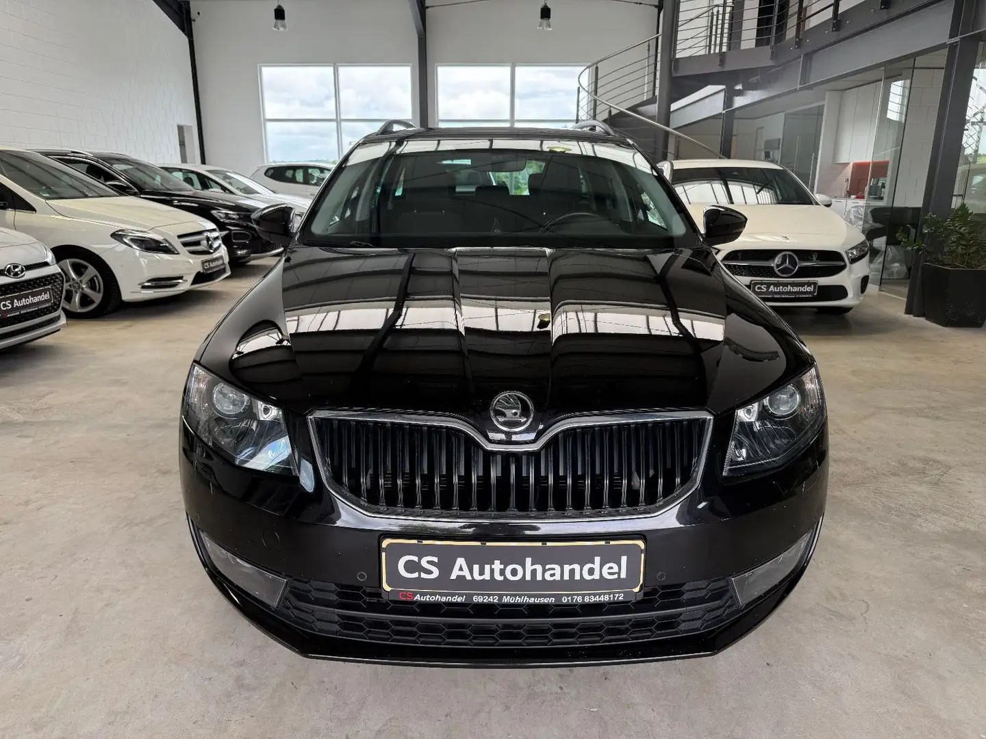 Skoda Octavia 2,0TDI DSG Combi Joy Noir - 2