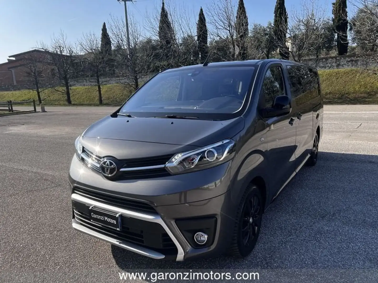 Toyota Proace 2.0D 177 CV L2 D Black Edition Zwart - 1