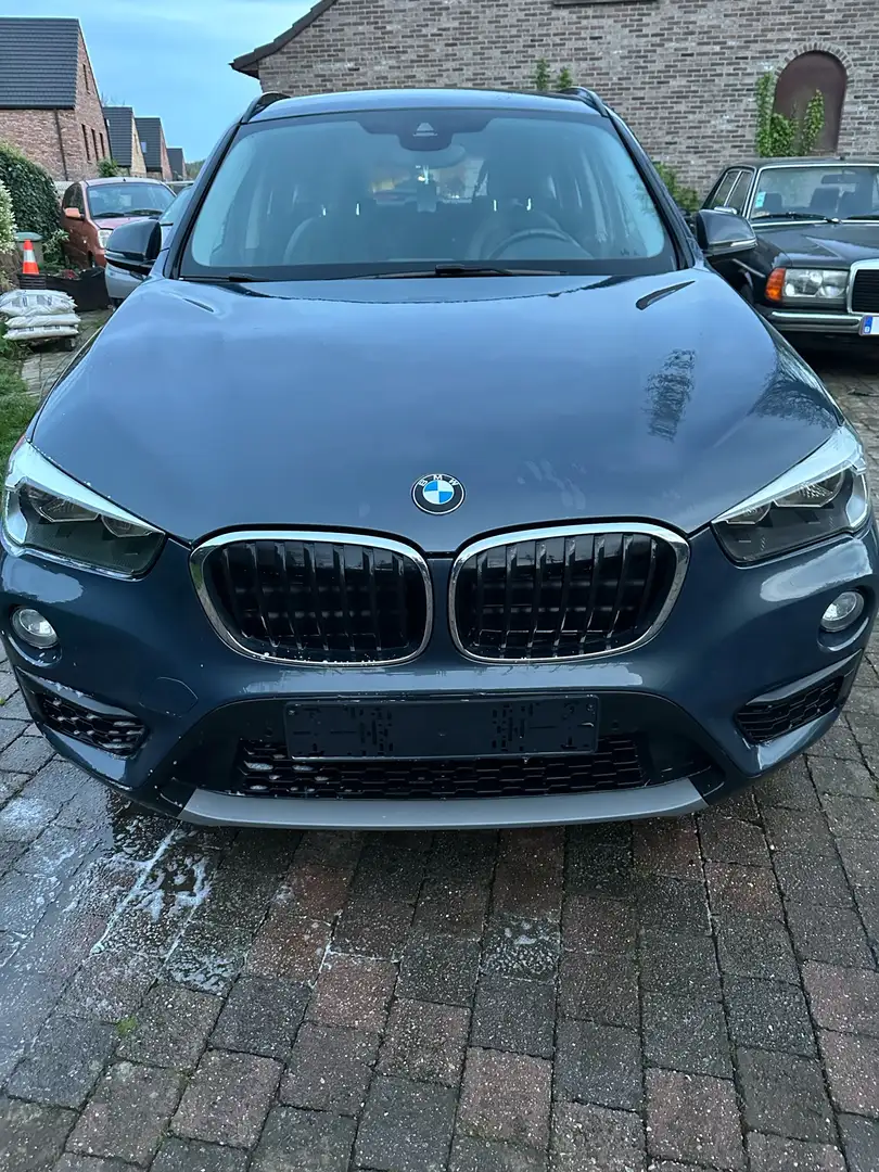 BMW X1 X1 sDrive16d Gris - 1